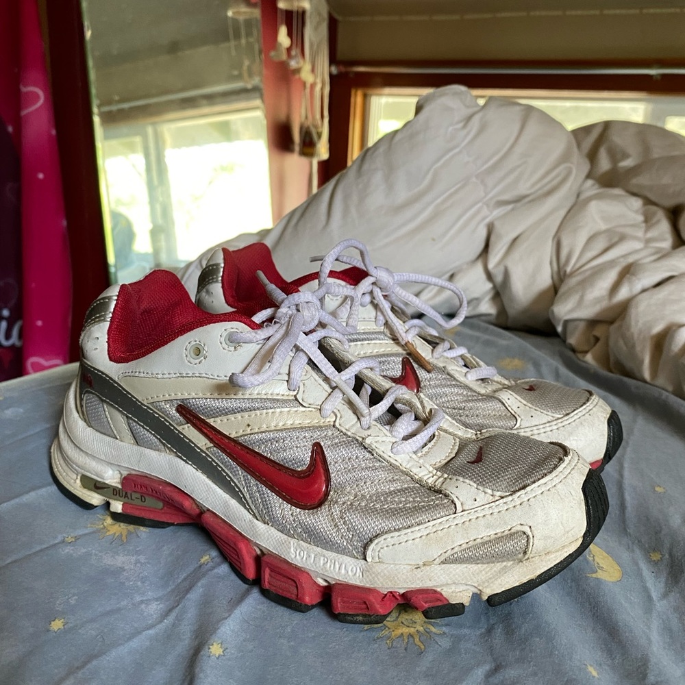 nike tennis shoes